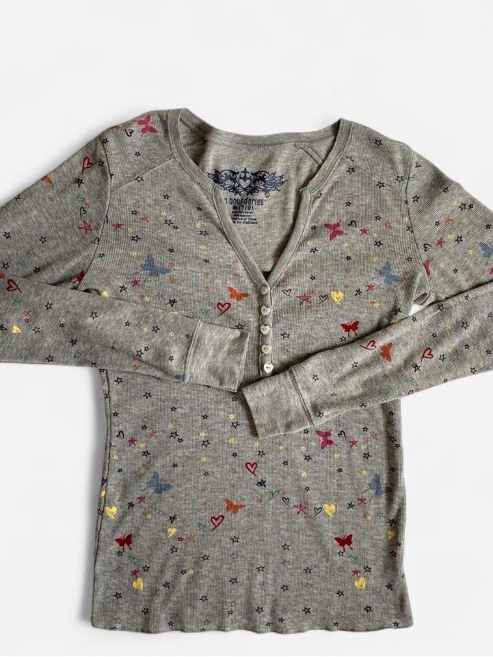 Y2K Gray Long-Sleeve Henley Top with Butterfly Star & Heart Print
